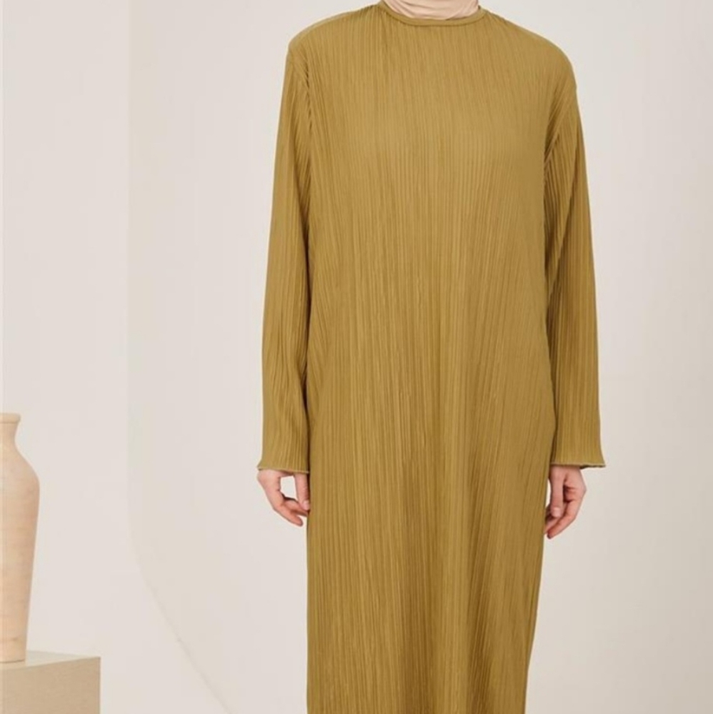 Maxi crinkled long sleeve dress by Armine, made in Turkey